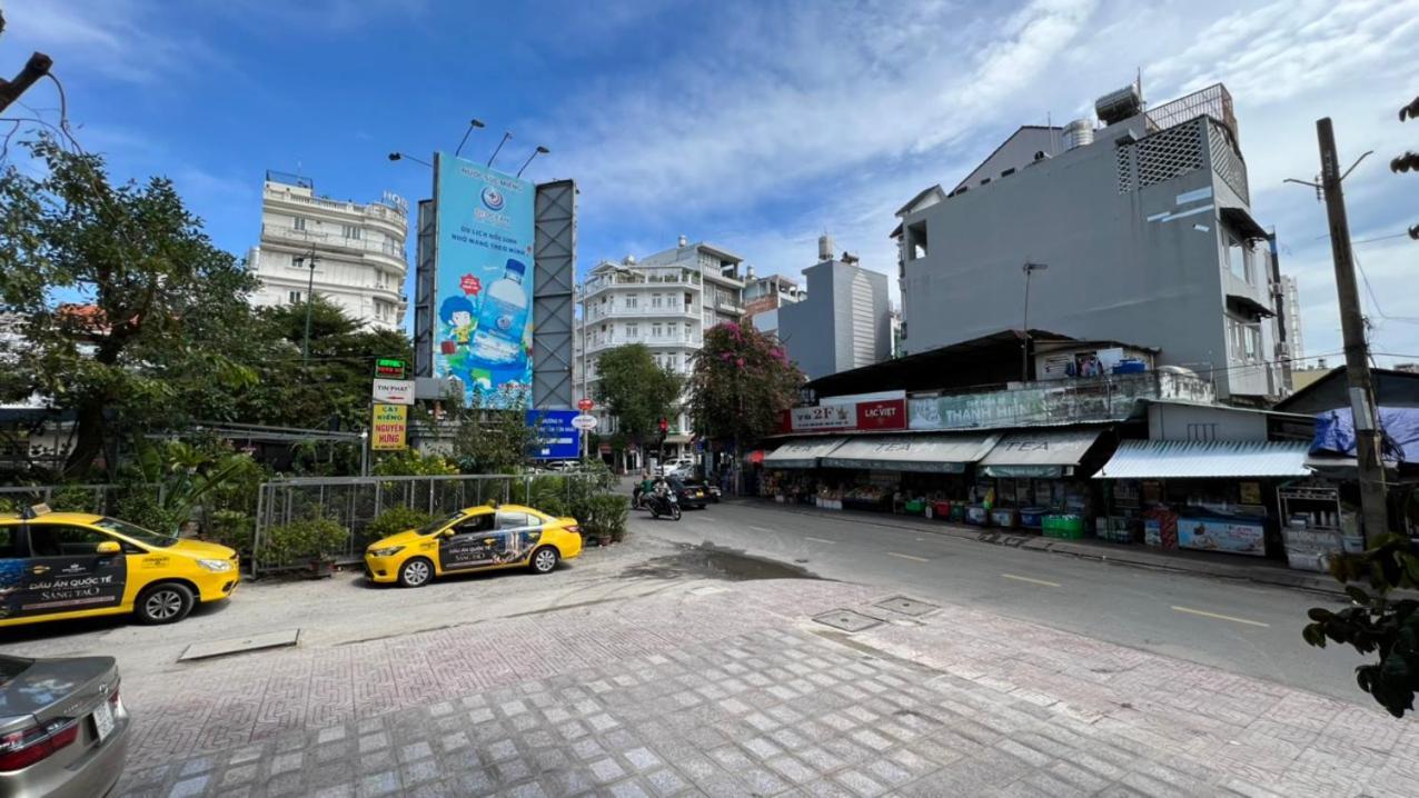 Silk Hong Ha Airport Hotel Ho-Chi-Minh-Stadt Exterior foto